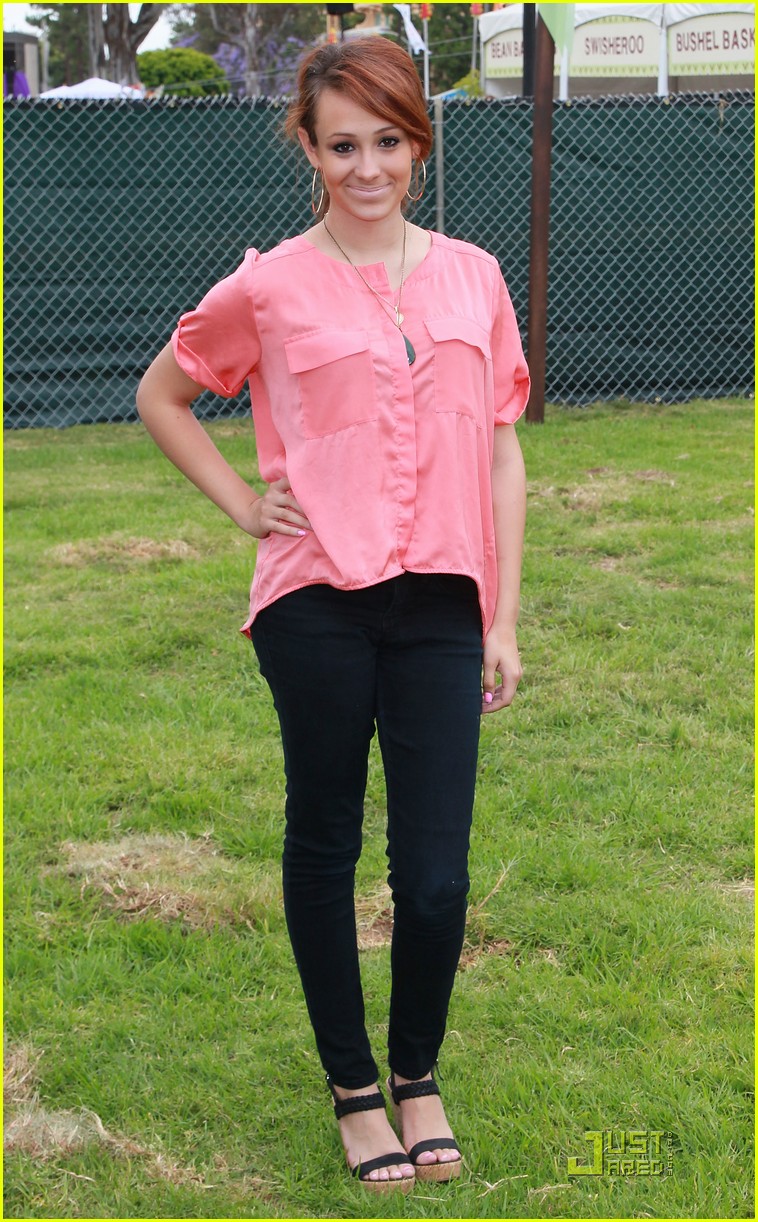 Caitlyn Taylor Love: Pretty In Pink