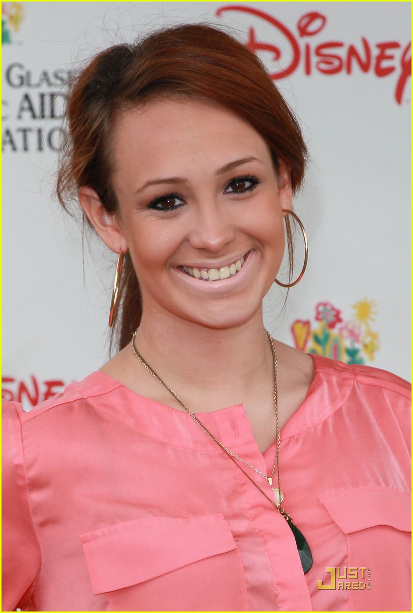Caitlyn Taylor Love: Pretty In Pink