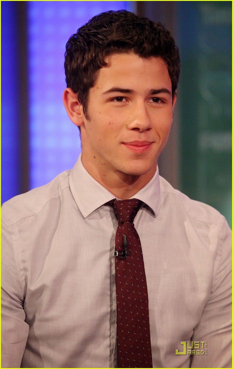 Nick Jonas Seeks Chewy Superstar