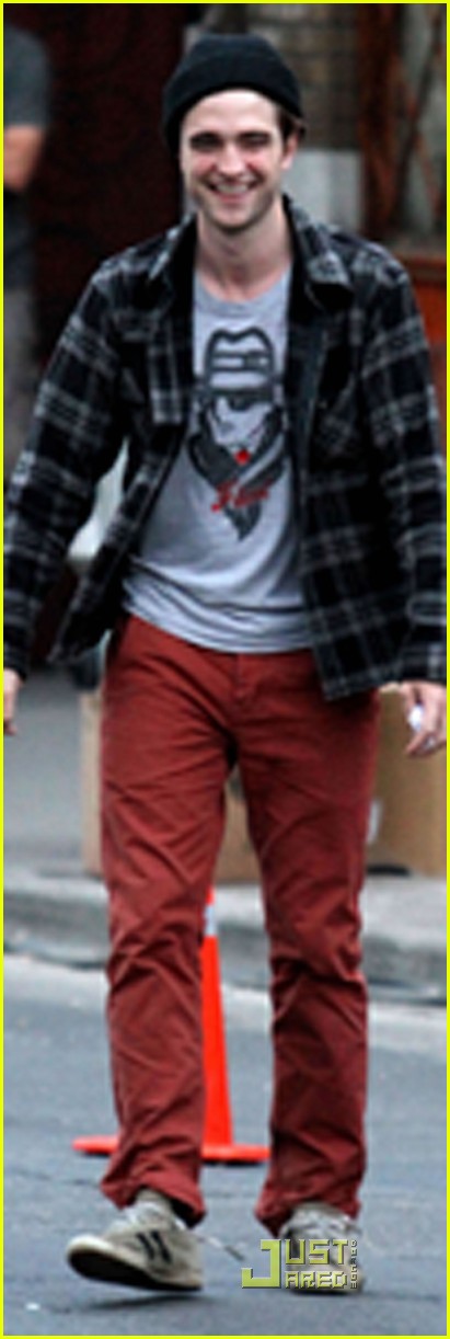 Robert Pattinson: Red Pants Rehearsal