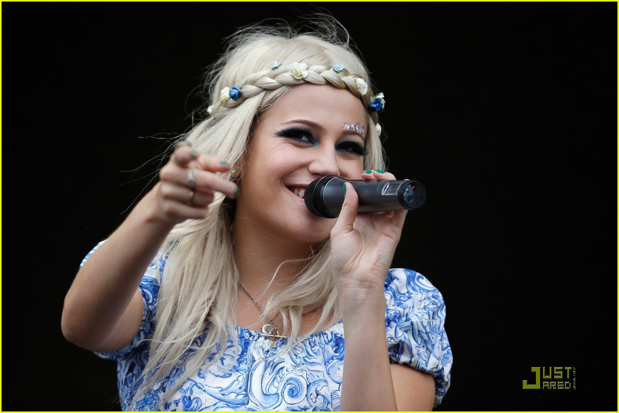 Pixie Lott: Isle of Wight Festival!
