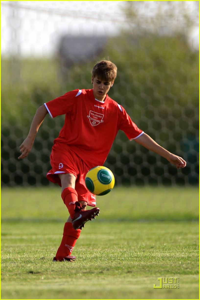Selena Gomez: Justin Bieber's Soccer Sweetheart
