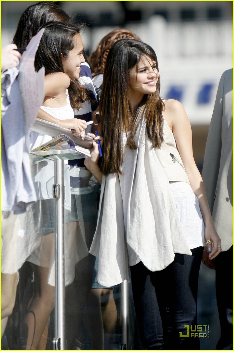 Selena Gomez: Good Morning, Texas!