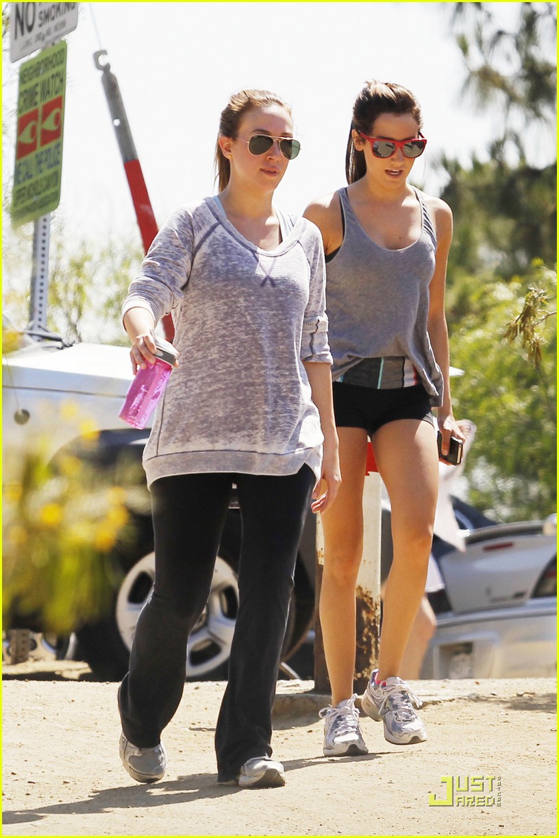 Ashley Tisdale: Runyon Canyon Hike with Austin Butler!