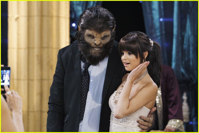 Gregg Sulkin & Selena Gomez: Corsage Couple