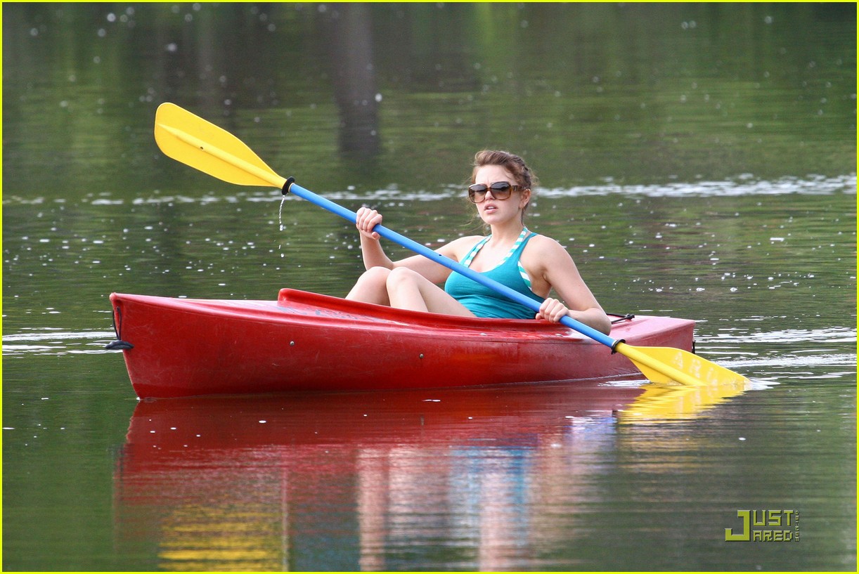 Aimee Teegarden: Kayaking Cutie