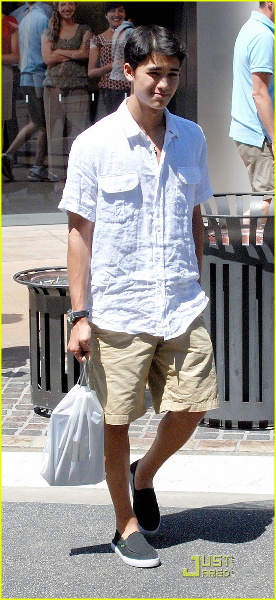 Booboo Stewart Shops At The Grove
