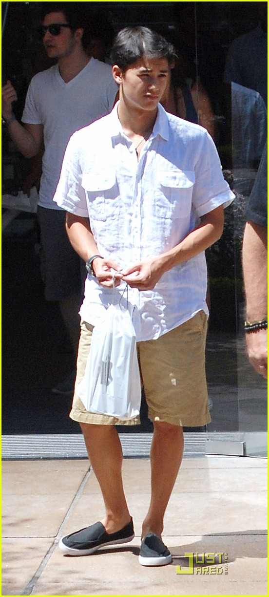 Booboo Stewart Shops At The Grove
