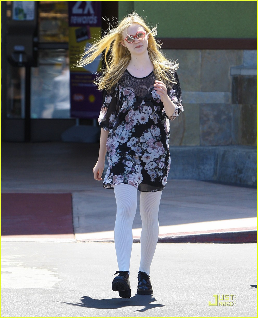 Elle Fanning: Funky Glasses Fun!