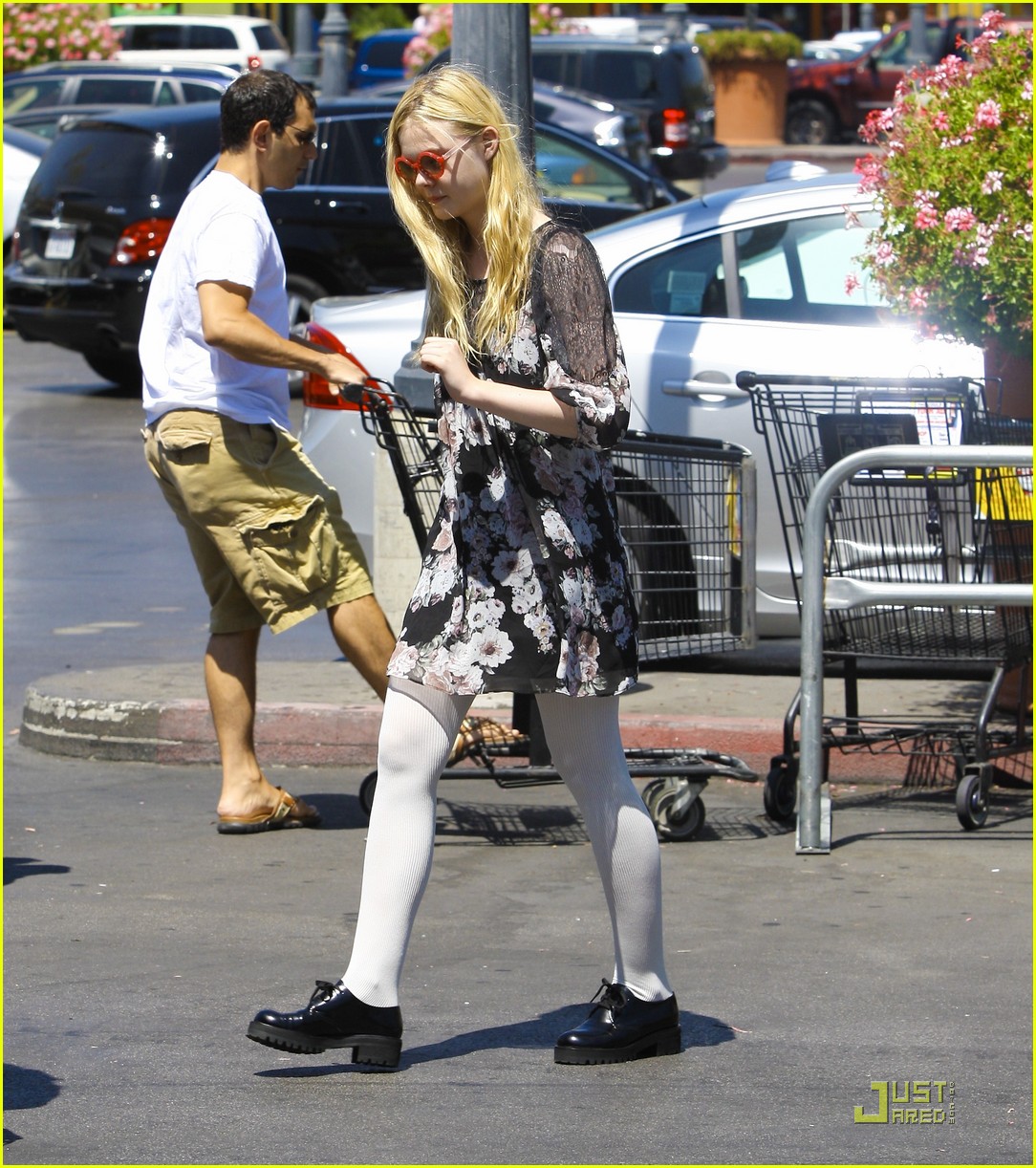 Elle Fanning: Funky Glasses Fun!