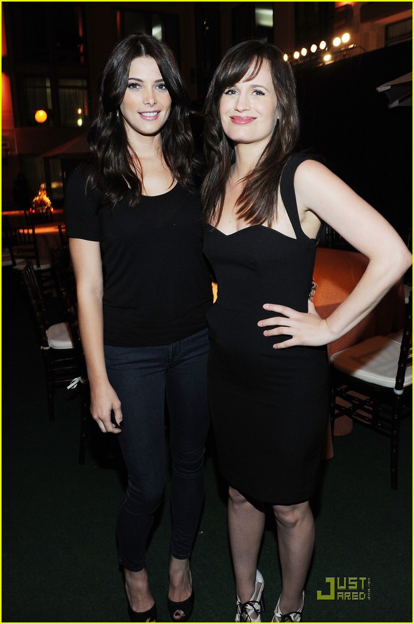 Ashley Greene & Kellan Lutz Party With The Fans!