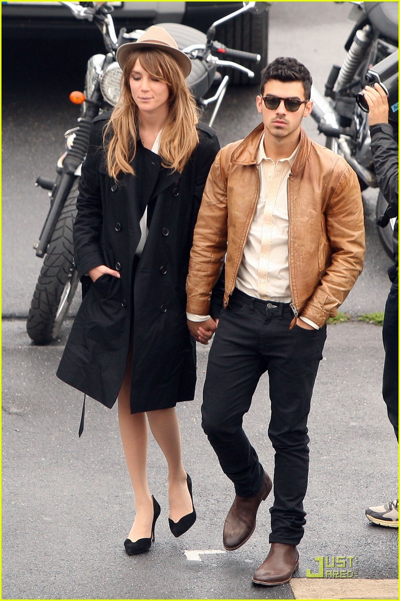 Joe Jonas: 'Just In Love' Video Set on the River Seine