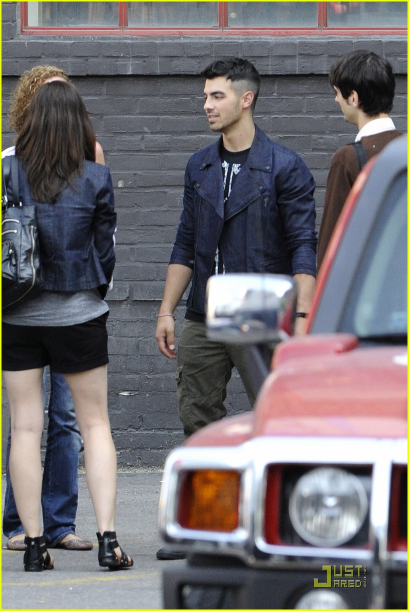 Joe Jonas: New Music Live!
