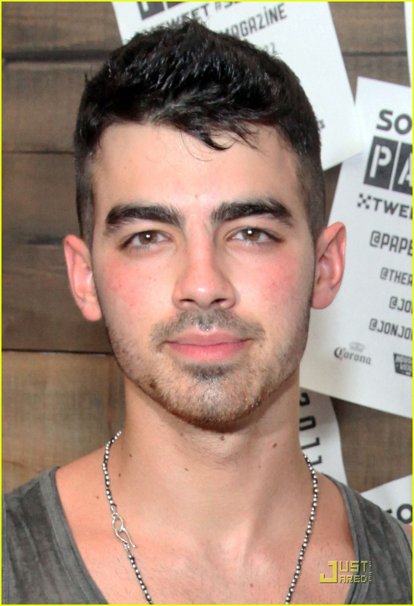 Joe Jonas: Paper Mag Concert Performer