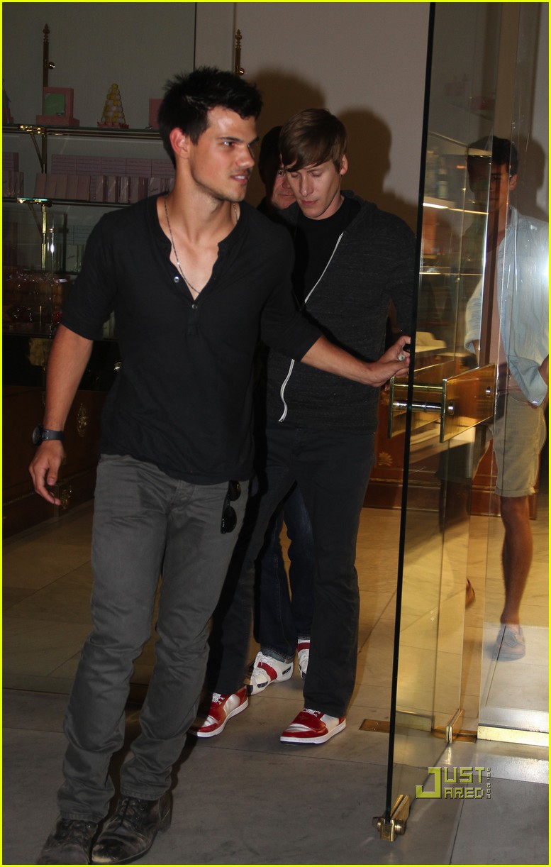 Taylor Lautner: Bottega Louie Buddies!