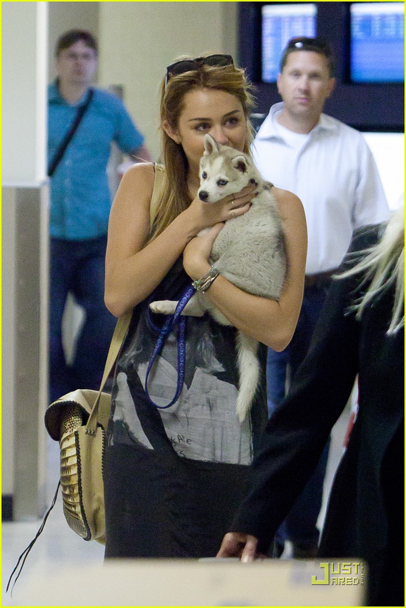Miley Cyrus & Floyd Take Flight
