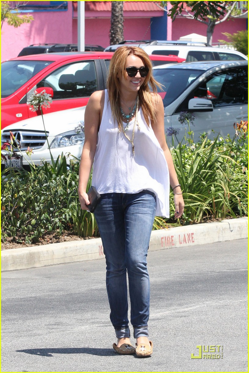 Miley Cyrus: Food Truck Treat