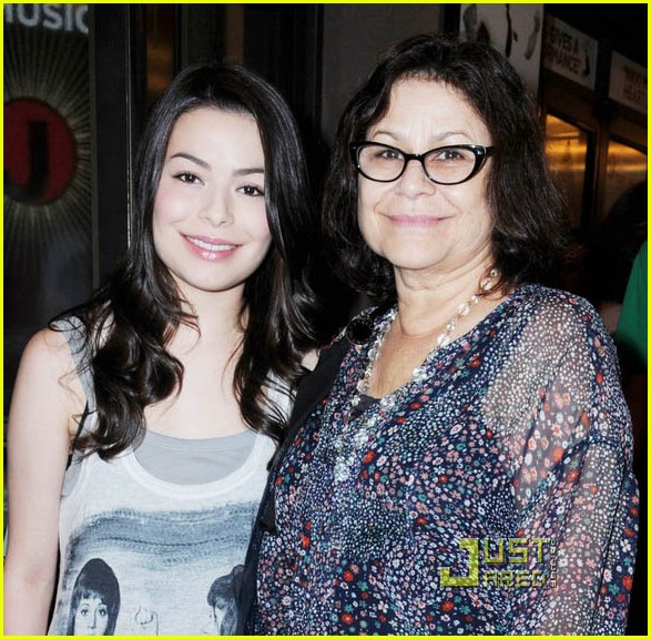 Miranda Cosgrove: 'Book of Mormon' with Mom!