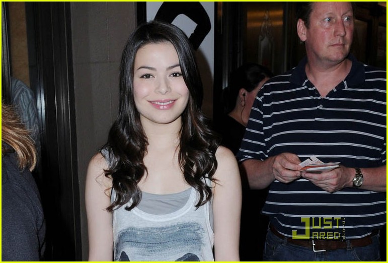 Miranda Cosgrove: 'Book of Mormon' with Mom!
