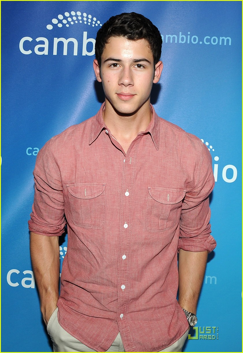 Nick Jonas Can't Get Enough of Aliens
