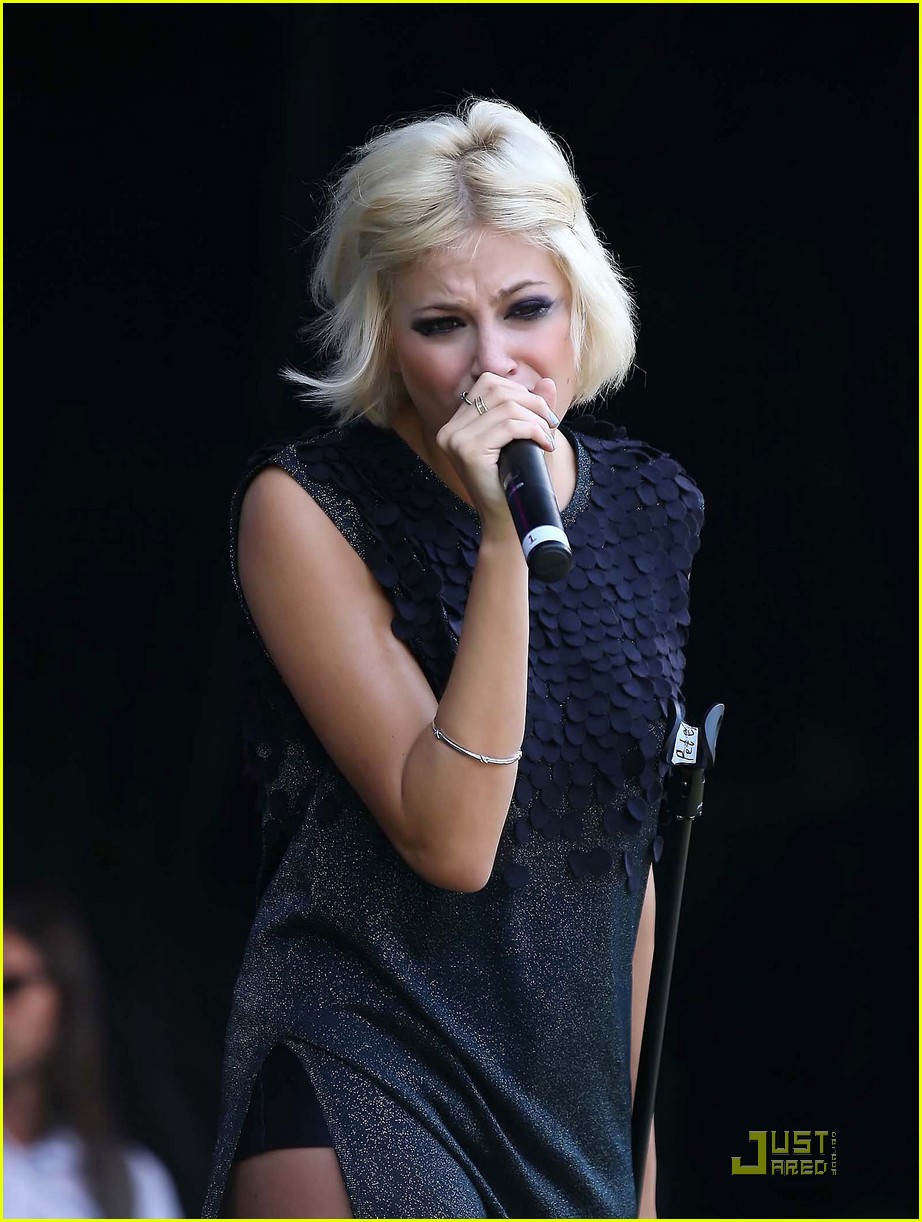 Pixie Lott: New Music with John Legend & Stevie Wonder!