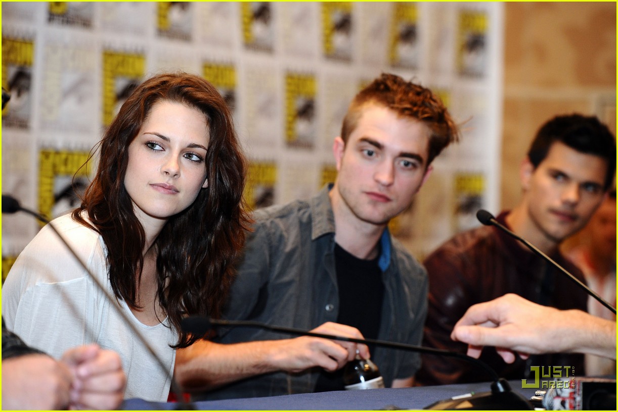 Robert Pattinson & Kristen Stewart: Comic-Con Couple