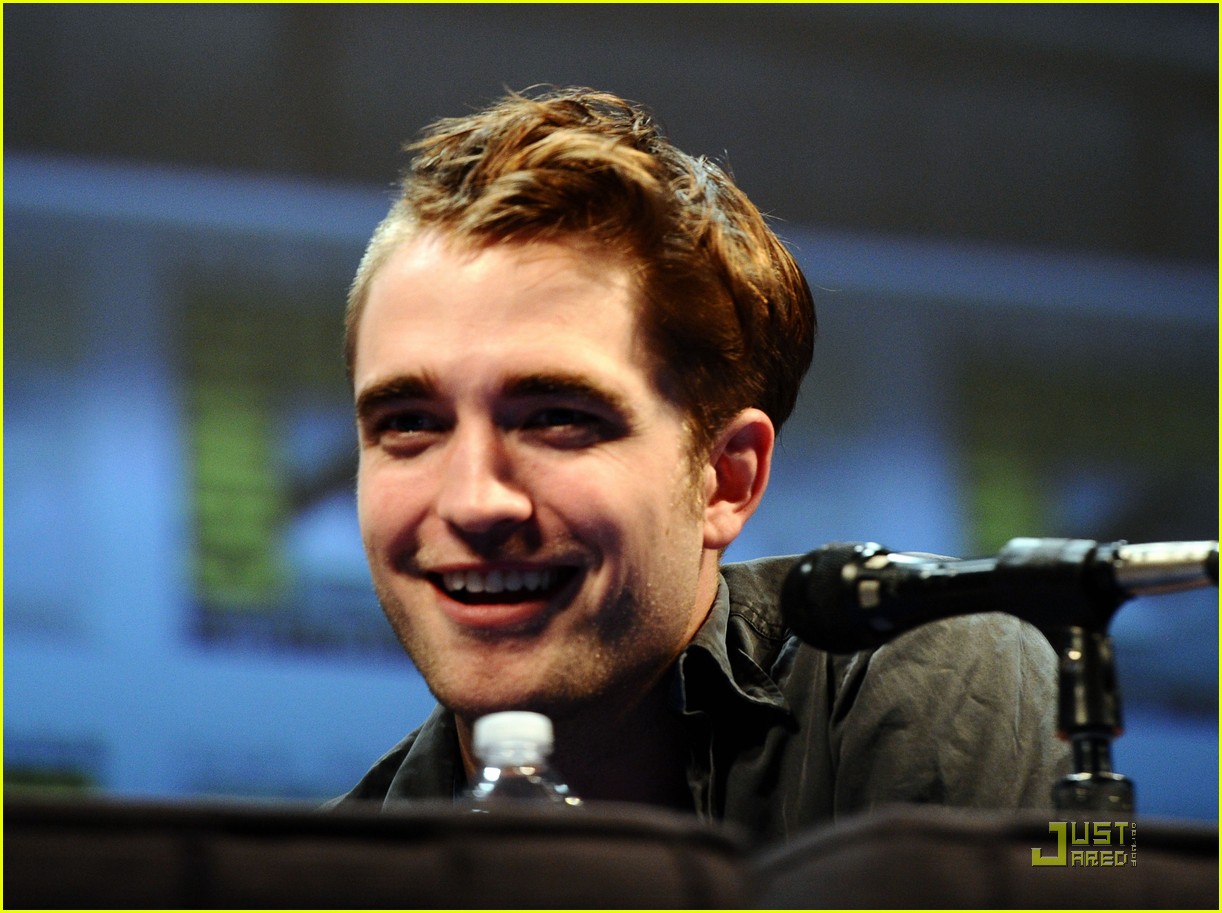 Robert Pattinson & Kristen Stewart: Comic-Con Couple