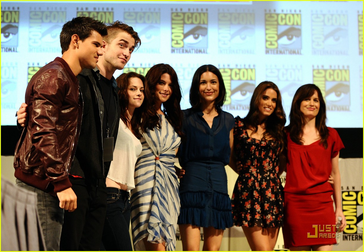 Robert Pattinson & Kristen Stewart: Comic-Con Couple