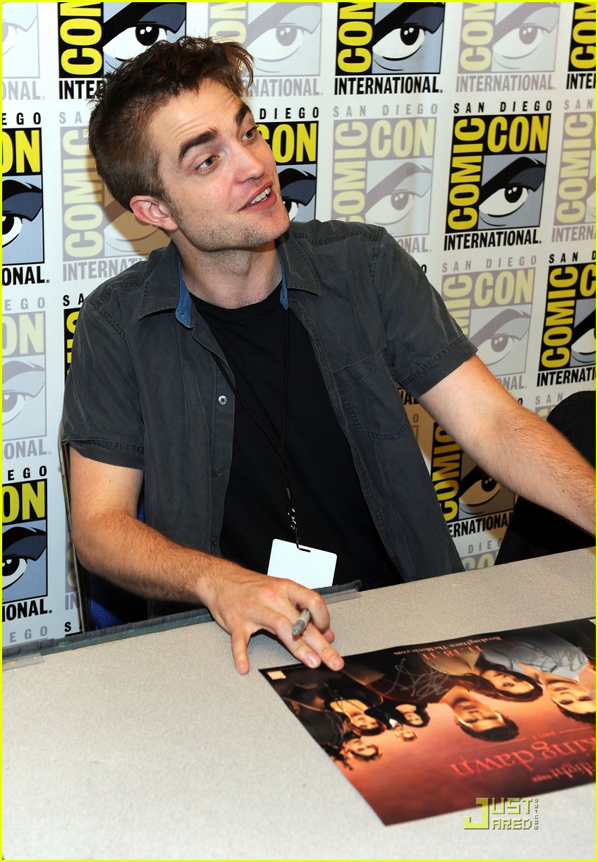 Robert Pattinson & Kristen Stewart: Comic-Con Couple