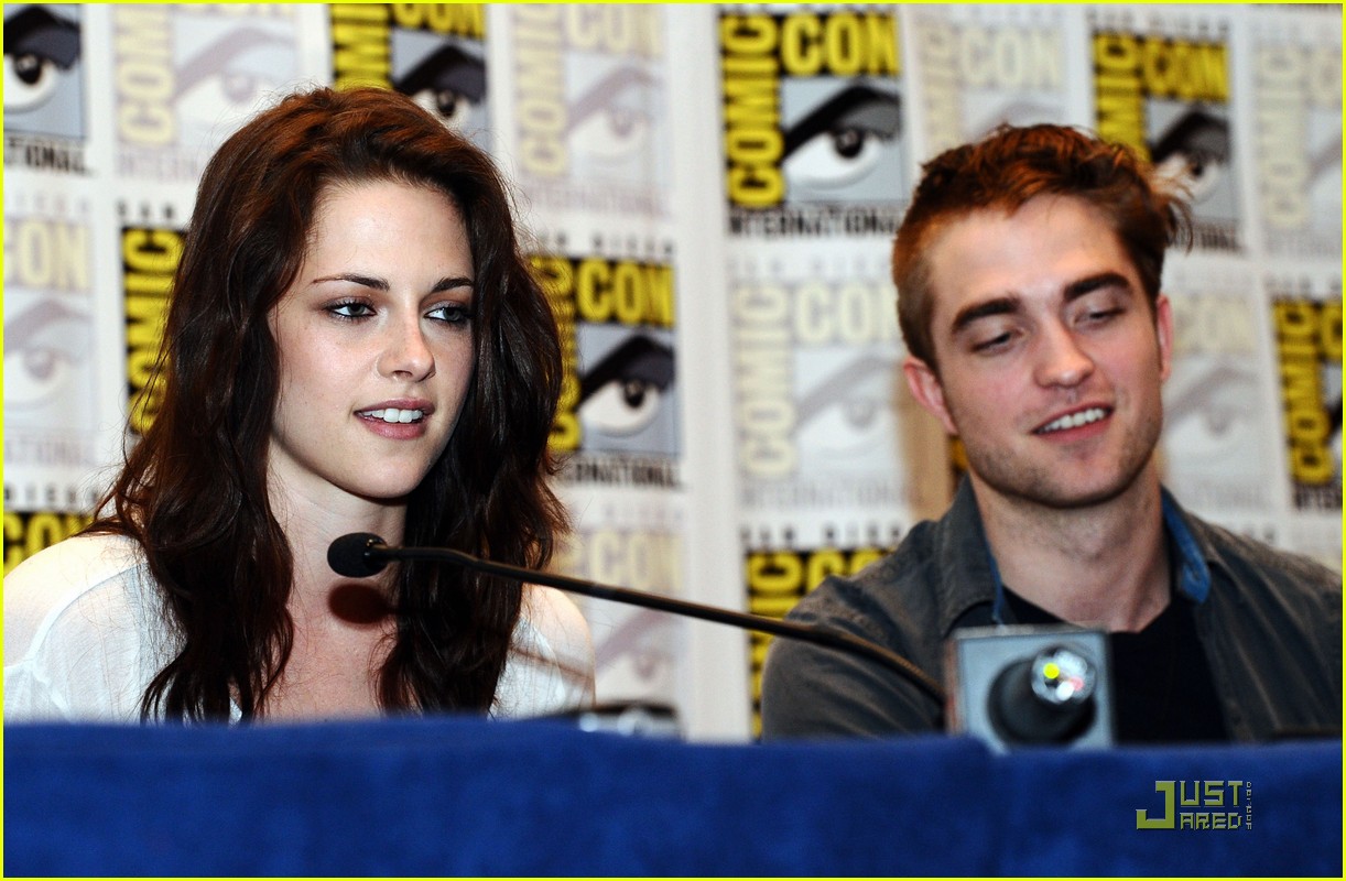 Robert Pattinson & Kristen Stewart: Comic-Con Couple