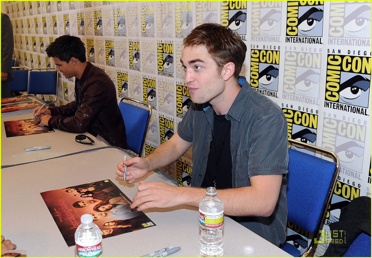 Robert Pattinson & Kristen Stewart: Comic-Con Couple