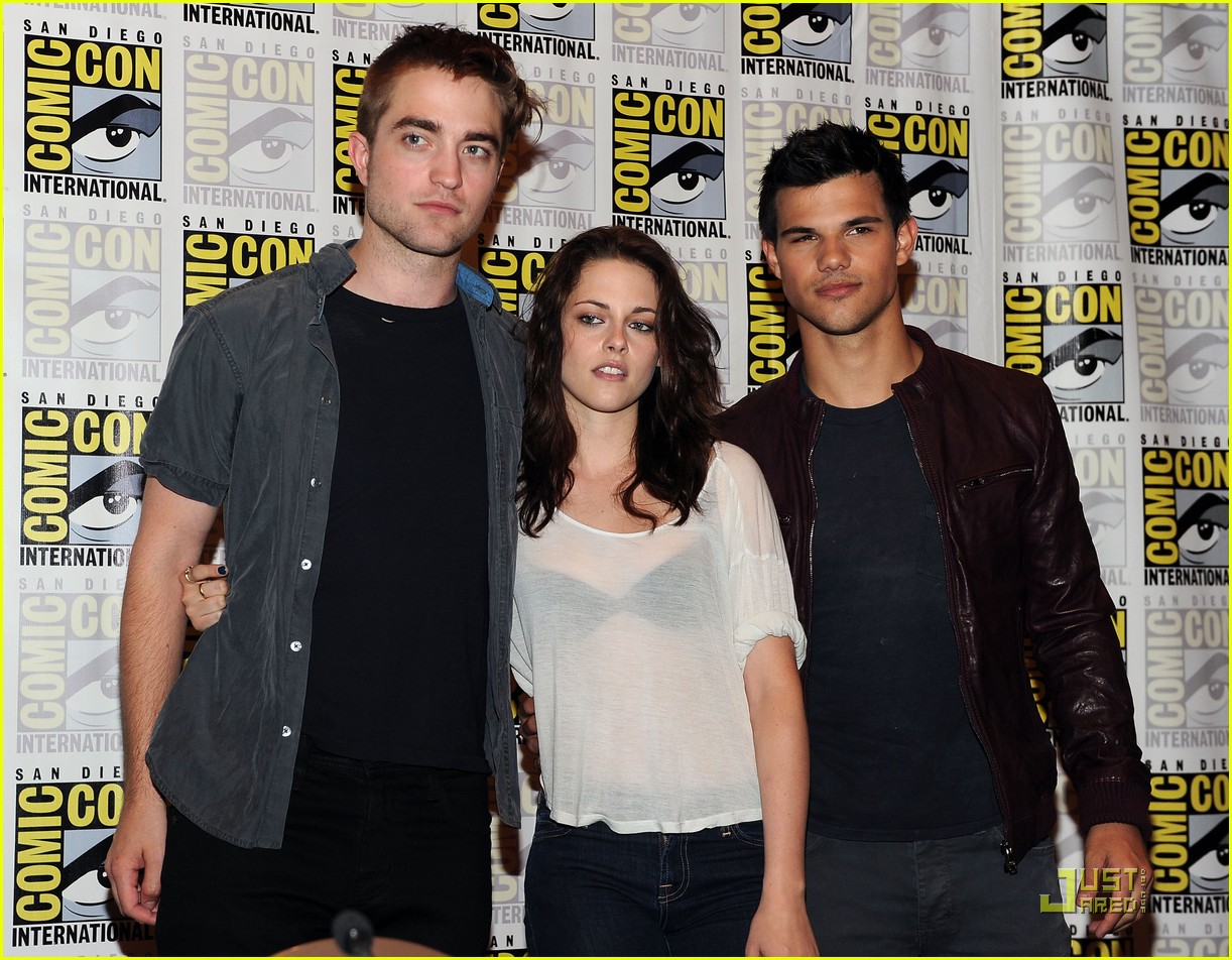 Robert Pattinson & Kristen Stewart: Comic-Con Couple