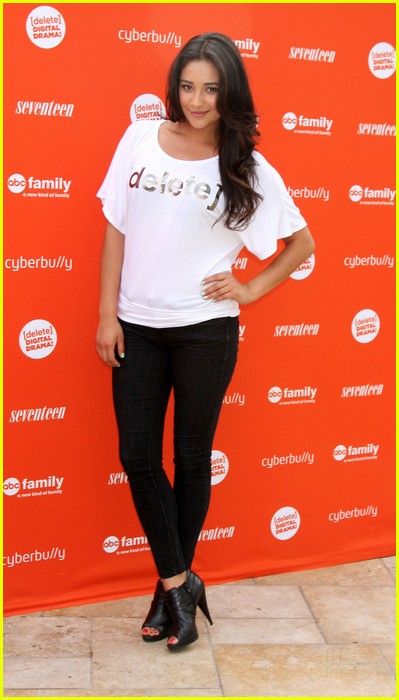 Shay Mitchell & Tyler Blackburn: Delete Digital Drama Duo