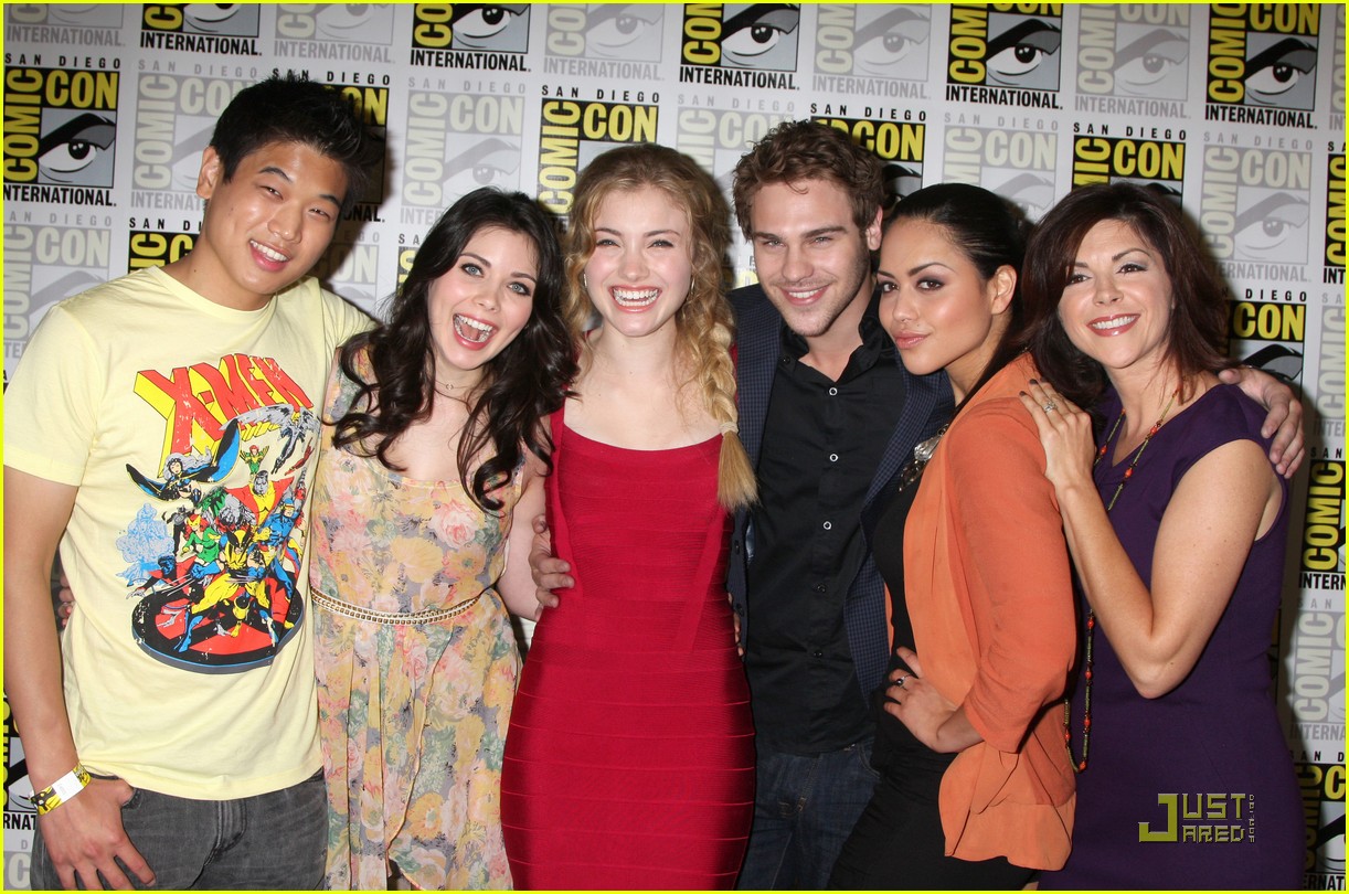 Skyler Samuels: Chloe Can Take On Anyone