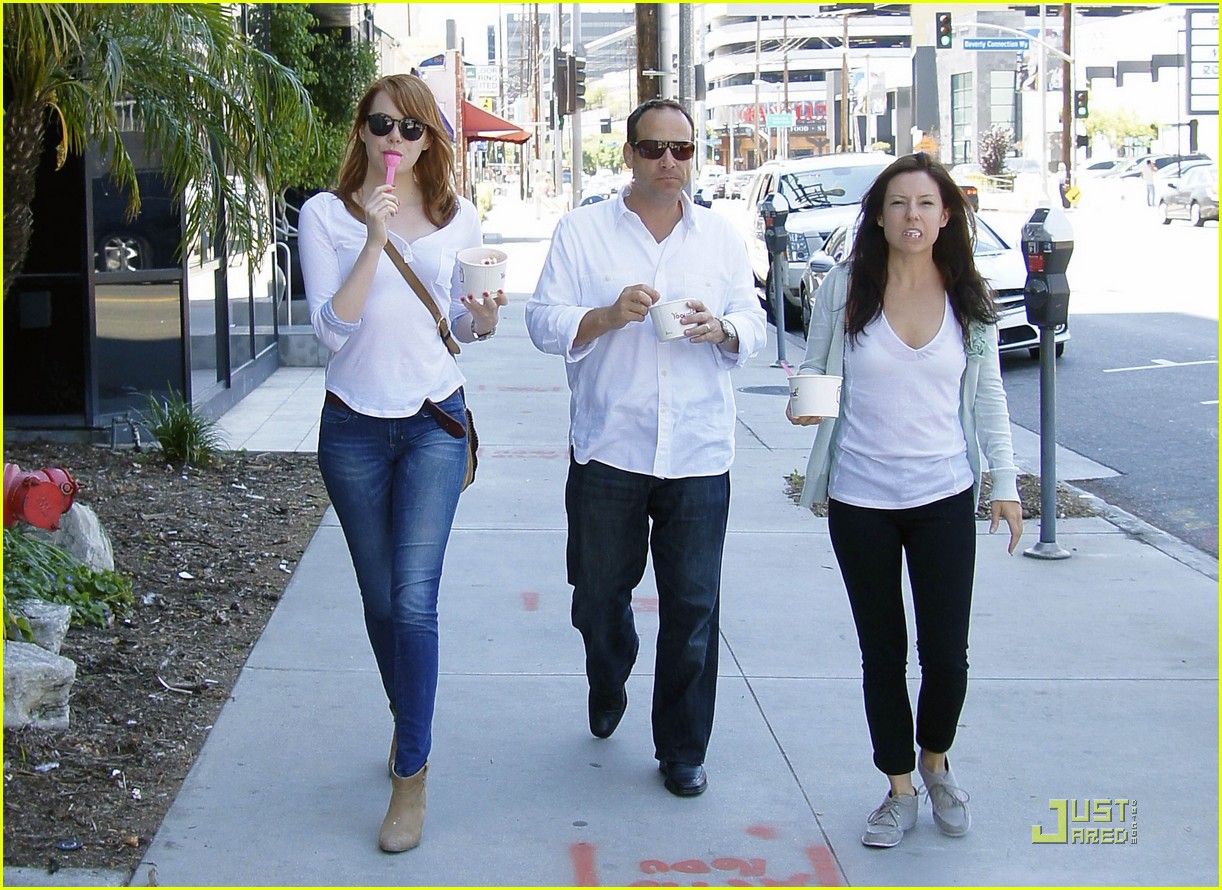 Emma Stone: Frozen Yogurt Fun!