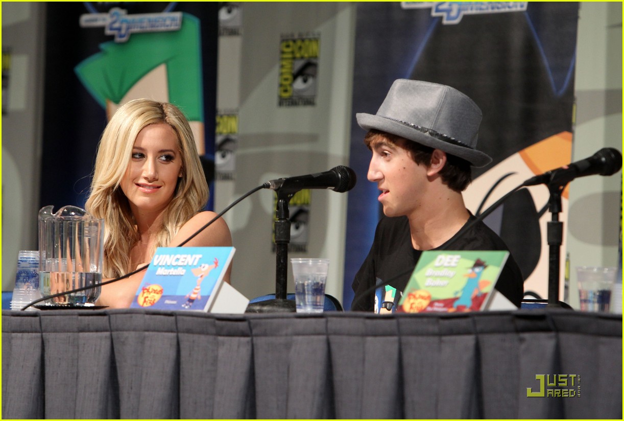 Ashley Tisdale: Mom, Phineas & Ferb are at Comic-Con!