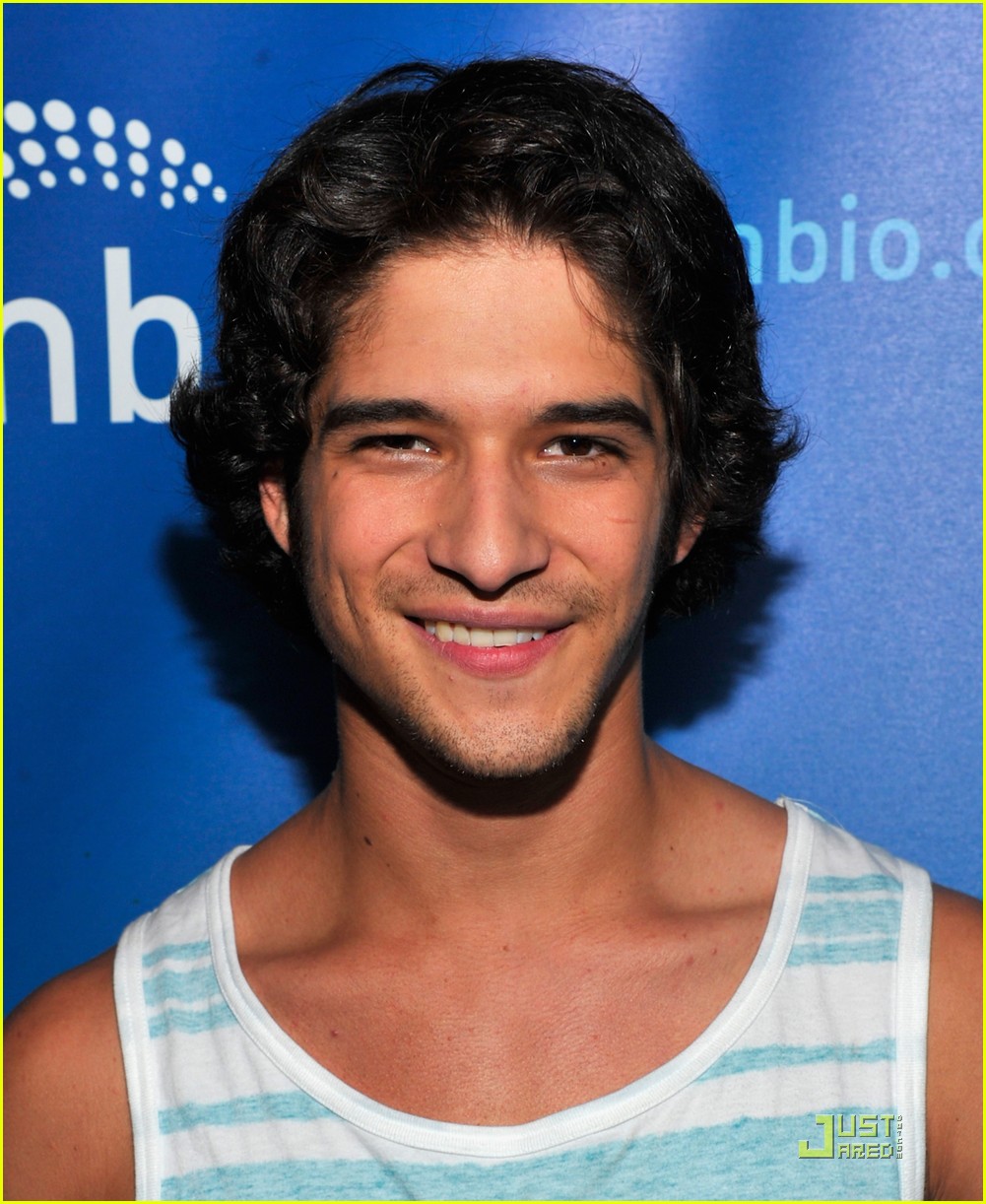 Tyler Posey & Crystal Reed: Teen Wolf TCA Cocktail Party!