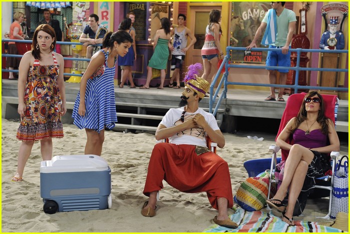 Selena Gomez & Jennifer Stone: Fortune Friends
