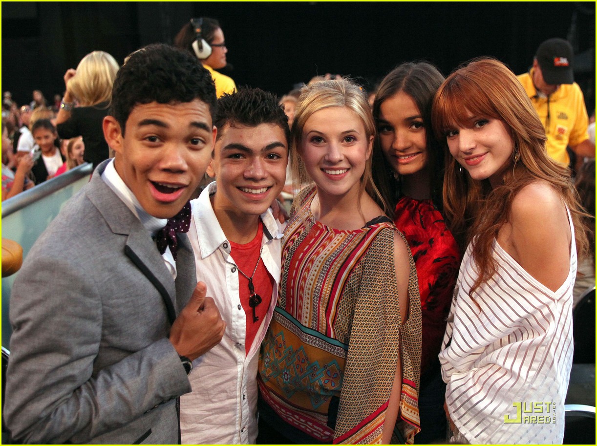 Zendaya & Caroline Sunshine Have 'Ice Cream for Breakfast'