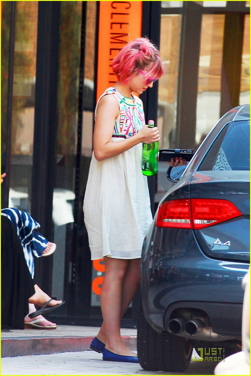 Dianna Agron: Pink Hair Pretty!
