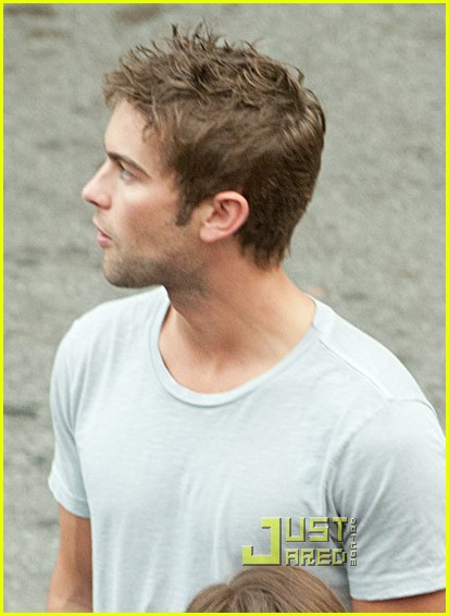 Anna Kendrick: 'Expecting' Set with Chace Crawford