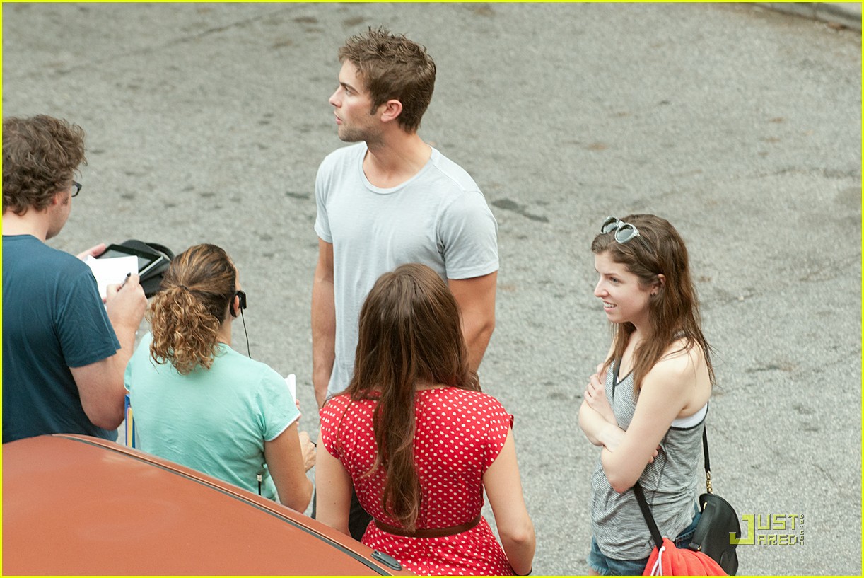 Anna Kendrick: 'Expecting' Set with Chace Crawford