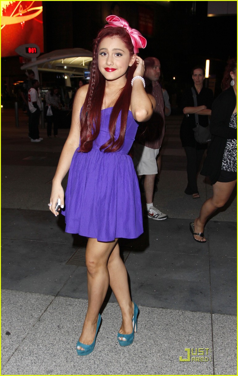 Ariana Grande: Katy Perry's Little Mermaid!