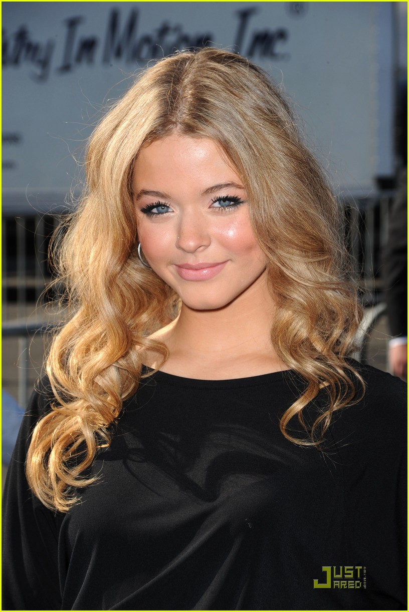 Ashley Benson & Sasha Pieterse -- Do Something Awards 2011