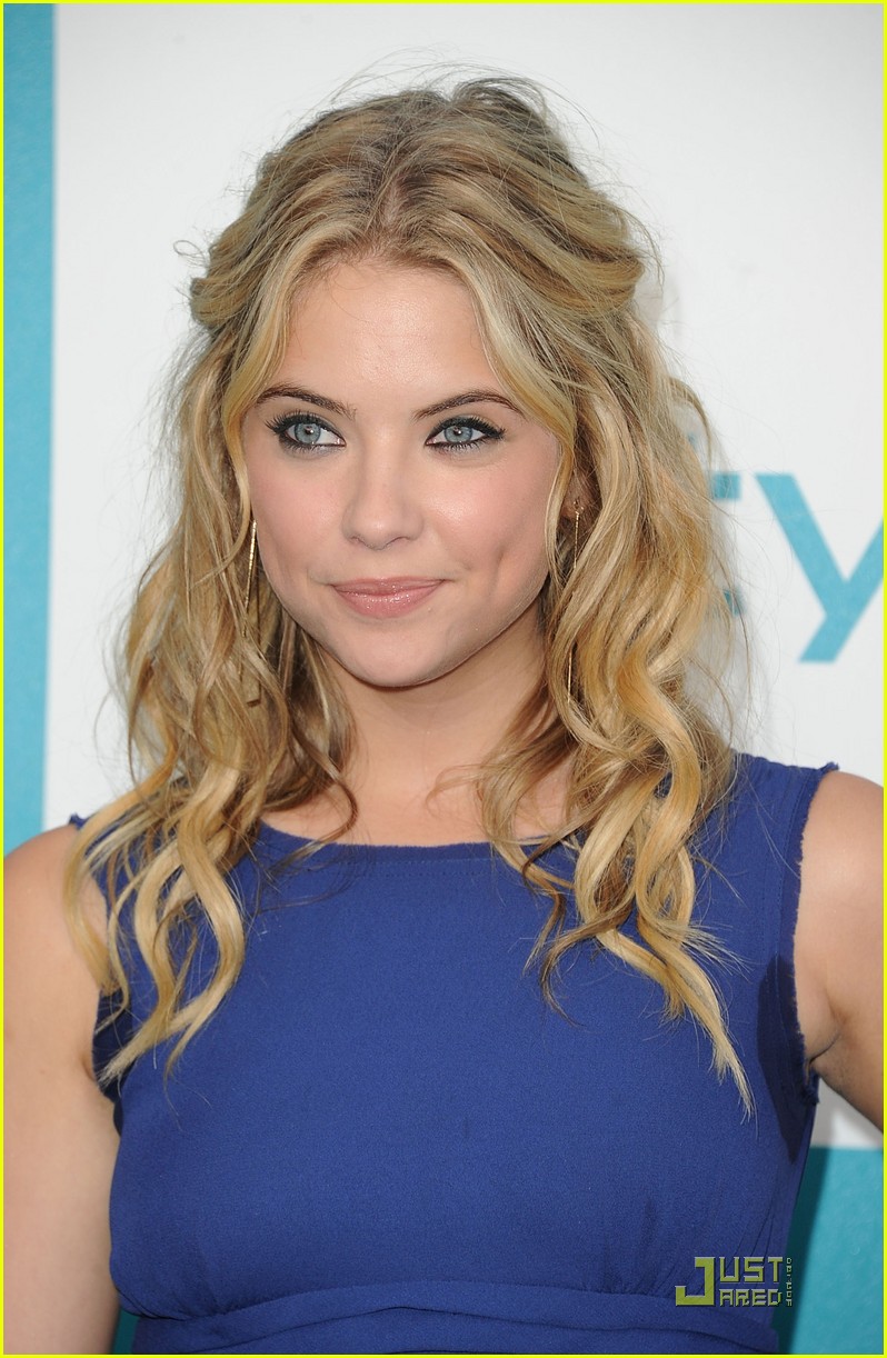 Ashley Benson: Hanna Belongs with Emily!