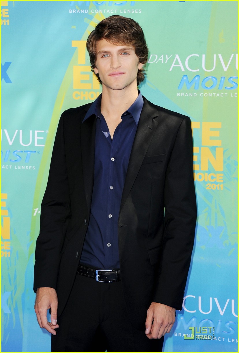 Tyler Blackburn & Keegan Allen - Teen Choice Awards 2011