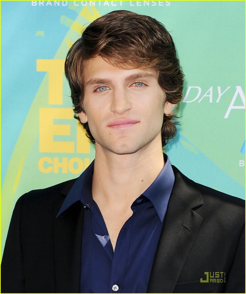 Tyler Blackburn & Keegan Allen - Teen Choice Awards 2011
