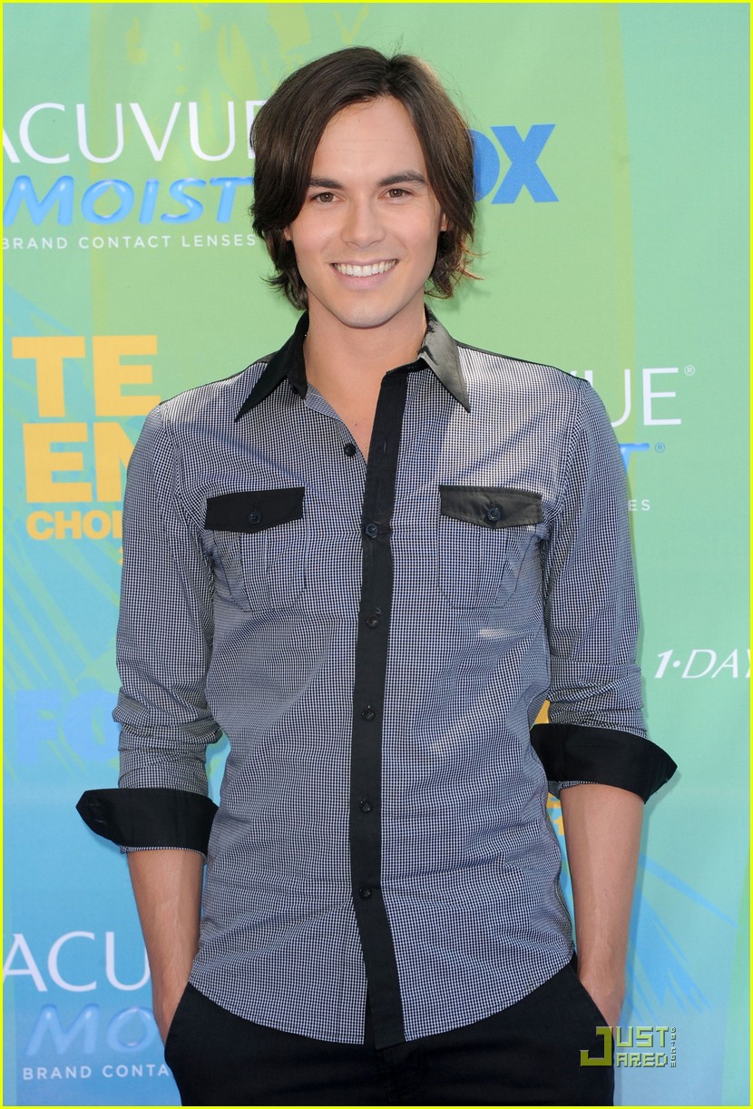 Tyler Blackburn & Keegan Allen - Teen Choice Awards 2011
