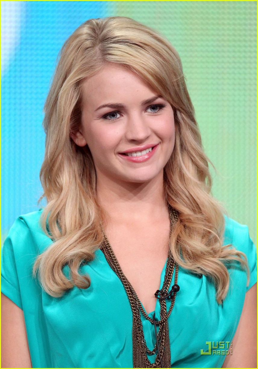 Britt Robertson: 'Secret Circle' & 'Vampire Diaries' Not Crossing Over
