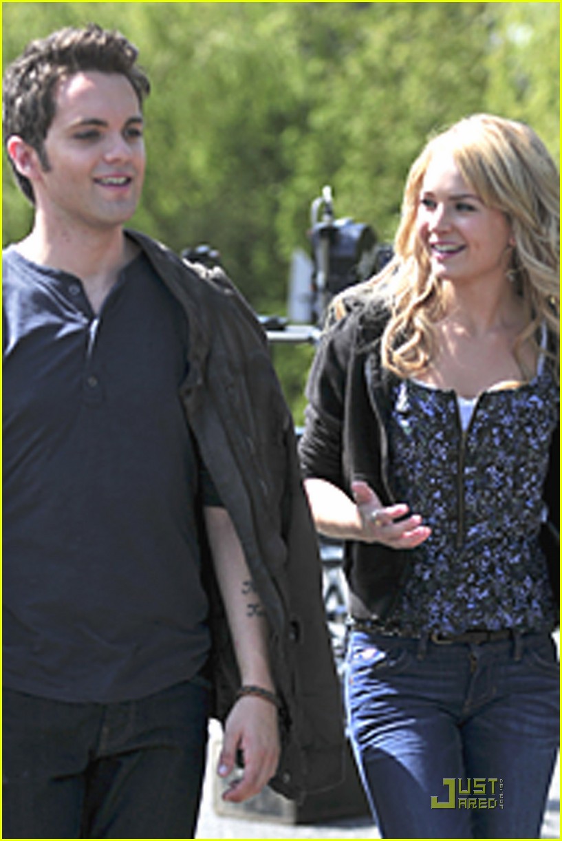 Britt Robertson: On Set With Thomas Dekker!